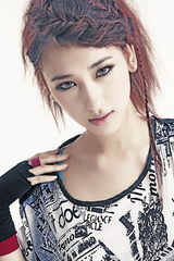 组图：韩首支混血女组合chocolat亮相 精致如娃娃