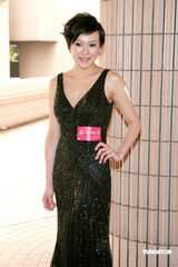 幻灯图：阿娇“艳照”后首做女主角 与陈伟霆鸳鸯浴戏