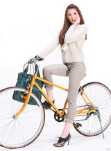 组图：日本模特宫田聪子示范89款秋季服饰搭配