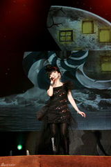 组图：孟庭苇广州开唱 与歌迷同忆纯真年代