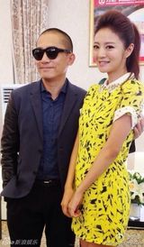 组图：好莱坞巨星相聚青岛 男神女神忙追星