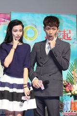 组图：柯震东自曝很爱骚 携手Angelababy搞怪