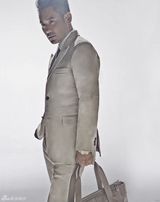 组图：吴秀波杂志封面大片 全新演绎熟男味道