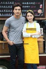 组图：贺军翔新剧不当高富帅 化身颓废老爸