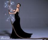 幻灯图：李小璐时尚写真盘点 荧屏精灵笑容绽放