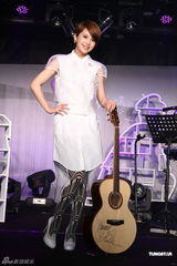 组图：杨丞琳变身陶喆粉丝 狠拒潘玮柏梦中情