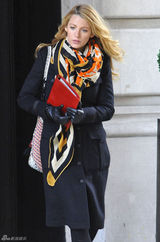 高清组图：布莱克-莱弗利现身《绯闻女孩》片场