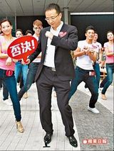 组图：港媒恶搞TVB台庆颁奖礼普选最差视帝后