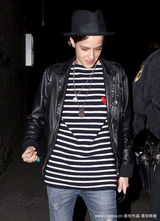 幻灯图：林赛与前女友同时亮相餐厅 同性恋情疑复合