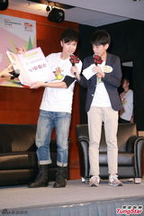 组图：古巨基出席书展讲座 惊叹粪便画创作力