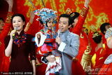 组图：2011年央视元宵晚会-李菁何云伟各起炉灶