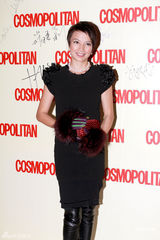 组图：陈法蓉笑称仍是单身 曹敏莉沙漠度蜜月不设防