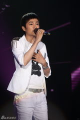 幻灯组图：快男全国30强诞生 师洋入选“快乐天团”