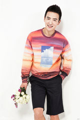 组图：魏千翔曝春日暖心大片 展花美男魅力