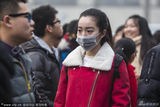 组图：艺考众美女带口罩面试 不畏PM2.5爆表