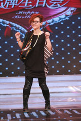 高清组图：周笔畅录制大牌生日会 熊猫舞可爱无敌