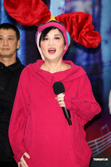 组图：庾澄庆与小燕姐搭档跨年 澄清“夜归”乌龙