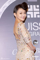 幻灯图集：大S复古淑女性感捞金 祝福仔仔曾宝仪