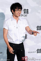 组图：少女时代成员等出席户外品牌展示会