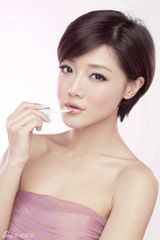 组图：邓家佳夏日写真清新娇颜