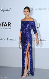 组图：妮娜-杜波夫蓝裙亮相身材窈窕