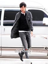 组图：韩星孙艺珍金南佶飞日本拍新剧《鲨鱼》