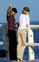 策划:女神妮可恐再婚变 盘点与厄本8年恩爱瞬间