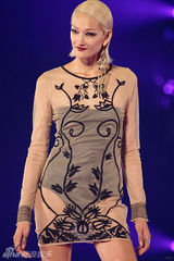 组图：东京时尚秀众星云集 徐若瑄可爱泽尻性感