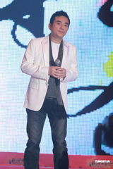 高清组图：2010新城国语力颁奖礼男歌手现场秀