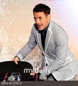 组图：小罗伯特唐尼首尔宣传《钢铁侠3》