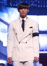 高清图：人气组合2AM新碟首唱 四成员化身白马王子