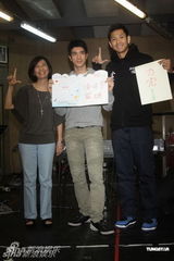 组图：盘点王力宏同性绯闻 曾被成龙黑人强吻