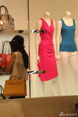 组图：秦岚黑超潮装扫货 血拼1小时兴致勃勃