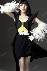 高清图：吴莫愁《嘉人》大片气场十足