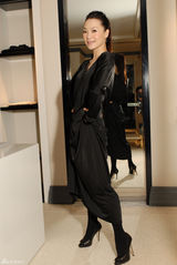 高清图：吕薇米兰街头演绎时尚 变身名模气质出众