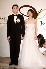 高清组图：蔡依林担任美丽伴娘 参加姐姐婚礼