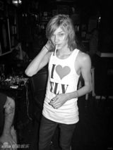 组图：乌克兰妖孽男模斯蒂夫写真雌雄同体