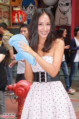 组图：蒋怡享受拍拖 怕生子限制多