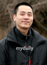 幻灯图集：神话成员Andy入伍 剃发微笑告别歌迷