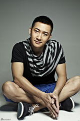 组图：王阳雅痞写真曝光 诠释本真文艺范