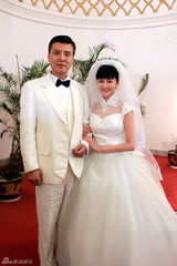 组图：戴娇倩刘之冰上演《海峡》之恋