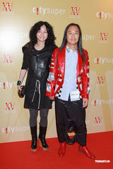 组图:蔡一智等出席活动 蒙嘉慧生日郑伊健送钻饰