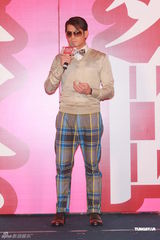 组图：郭富城个唱将凌空跳舞 带来全新超视觉享受