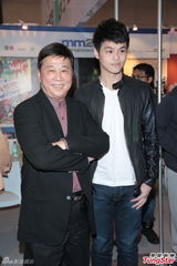 夏雨父子档上阵拍片 24岁星二代露面