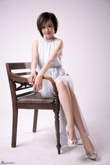 组图：穆婷婷清新淡雅写真 笑容温暖如春