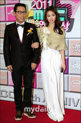 组图：韩MBC台广播演艺奖颁奖 《我是歌手》大赢