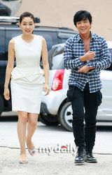 幻灯图：SBS剧《巨人》公开拍摄 李凡秀朴珍熙参加