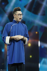 组图：演说家张铁林加盟 鲁豫曾对其一见钟情