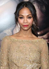 组图：《妙笔生花》洛城首映 黑美人佐伊金裙闪耀