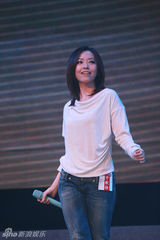 组图：中歌榜厦门欢唱会 张靓颖苏醒等献唱